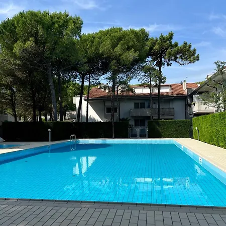 Pleasant With Pool Апартаменты Линьяно-Саббьядоро